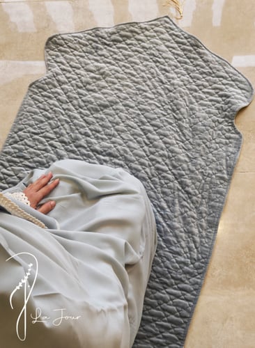 شرشف صلاة مربع مثل الملاية اللف أخضر باستيل