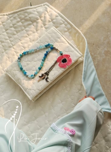 شرشف صلاة لف قطن بارد أخضر باستال مزين بكروشيه بنك...