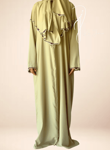 شرشف صلاة سحاب بيج مزين بالكروشي يدوي