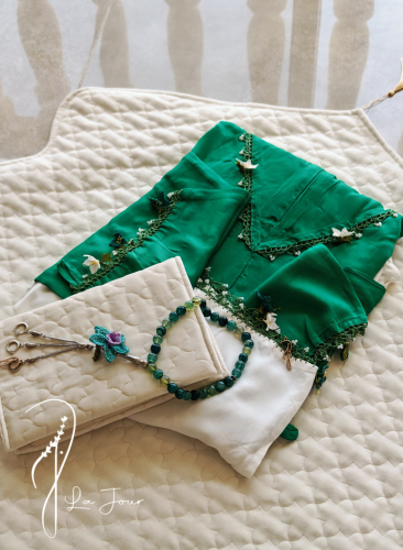 شرشف صلاة سستة أخضر بالكروشيه و الورد الاويا