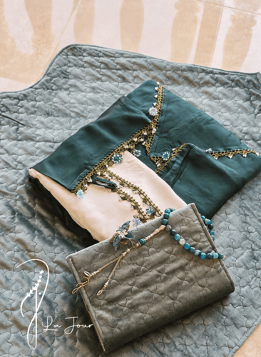 شرشف صلاة سستة أخضر مزين بالكروشيه و الورد الاويا