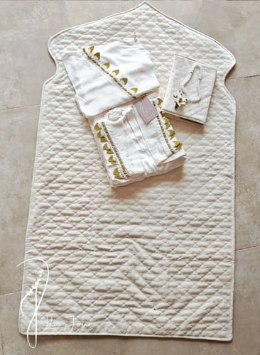 شرشف صلاة لف ابيض ستان اويا ذهبي اليدوي