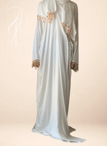 شرشف صلاة اويا لف مفتوح اوف وايت مع اصفر و الطرحة...