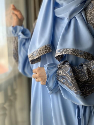 223001 شرشف صلاة رسم باتيك لف ازرق سماوي و الطرحة...