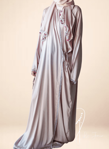 شرشف صلاة لف وردي فاتح اويا الورد ابيض ووردي