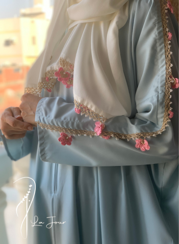 شرشف صلاة سحاب ازرق كروشيه وردي يدوي