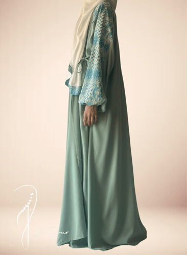 شرشف صلاة باتيك لف مفتوح تفني و الطرحة نفس لون الش...