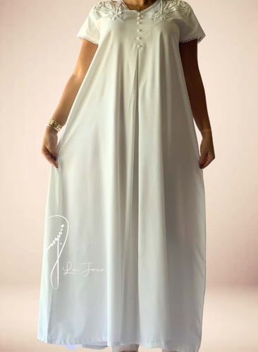 قميص نوم وروب ابيض