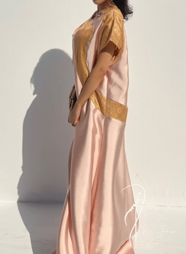 ثوب فستان محراب