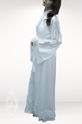 قميص نوم وروب ابيض حرير و دانتيل