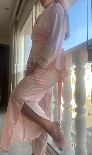 بيجامة حرير وردي درابيه