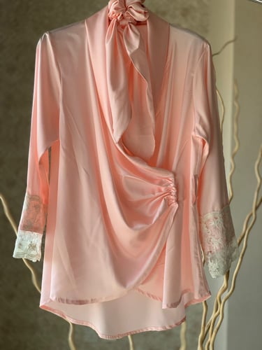 بيجامة حرير وردي درابيه