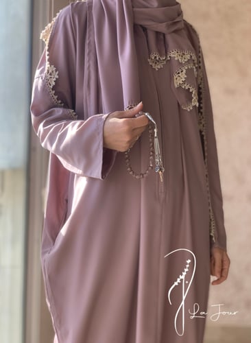 شرشف صلاة سحاب بني على موف كروشيه يدوي بيج