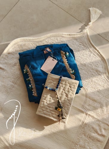 شرشف صلاة لف أزرق من القطن بالورد الاويا الفاخر ال...