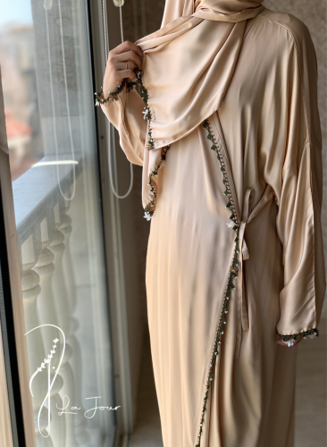 شرشف صلاة بيج ستان اويا ورد بني و ابيض و الطرحة مت...