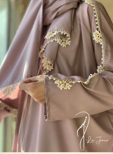 شرشف صلاة سحاب بني على موف كروشيه يدوي بيج