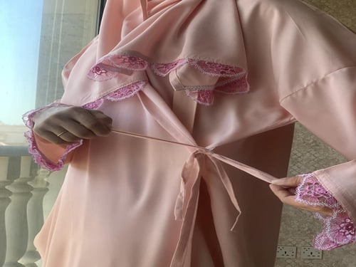 شرشف صلاة وردي لف اويا تركي و الطرحة مثبتة .