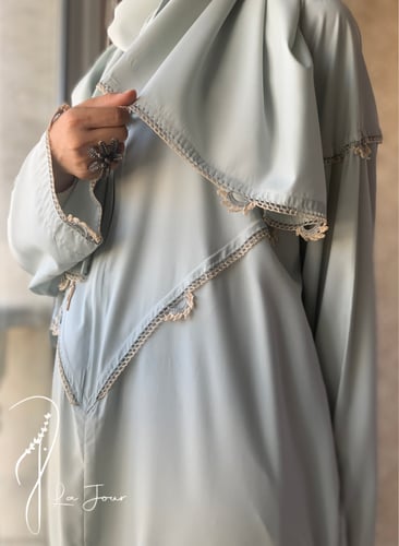 شرشف صلاة سحاب تفني مزين بالكروشي يدوي و الطرحة من...