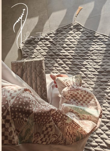 شرشف صلاة بيج لف رسم باتيك يدوي