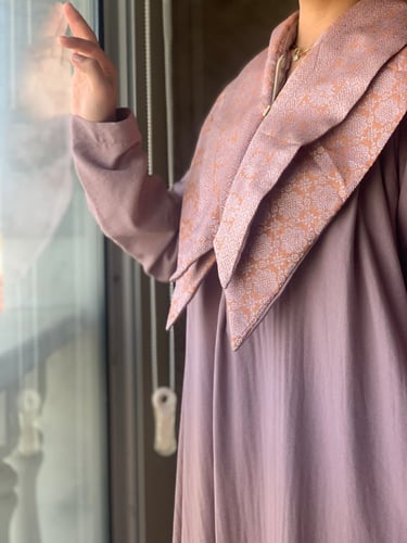 جلابية موف فاتح لفندر مع حولا مقصبة