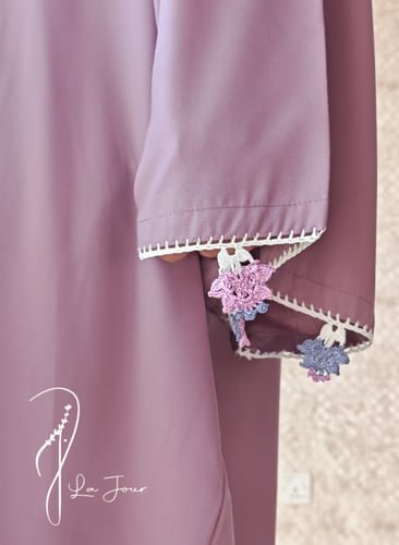 شرشف صلاة قطن سستة موف غامق مزين بالكروشيه من لاجو...