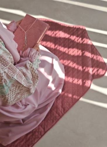 شرشف صلاة لف رسم باتيك بنك بصلي على موف