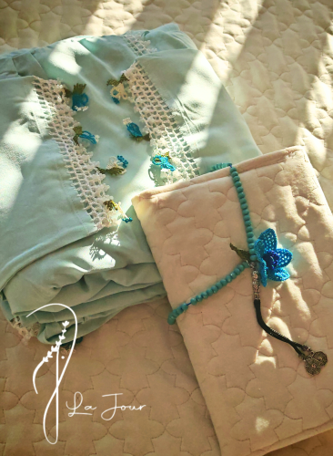 شرشف صلاة لف قطن أزرق سماوي بالورد الاويا المميز