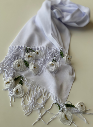 طرحة بيضاء وذهبي مزبن بكروشيه ورد تركي فاخر