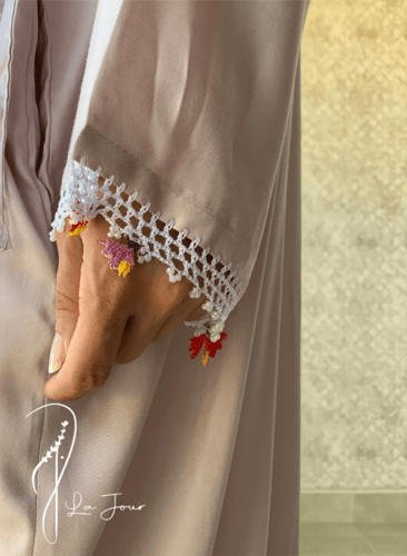 شرشف صلاة لف وردي على موف فاتح بالكروشيه و الورد ا...