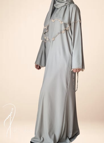 شرشف صلاة سستة رمادى فاتح مزين بالكروشيه اليدوي فخ...