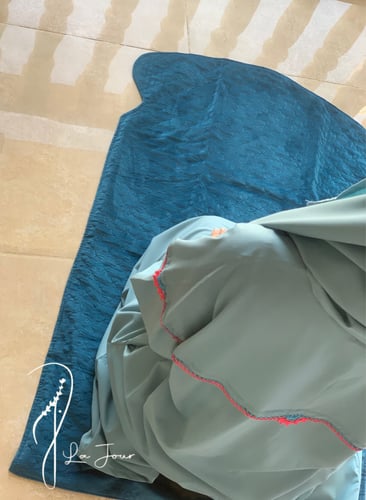 شرشف صلاة سحاب فيروزي و فوشي مزين بالكروشي يدوي و...