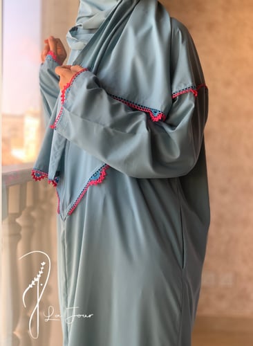 شرشف صلاة سحاب فيروزي و فوشي مزين بالكروشي يدوي و...