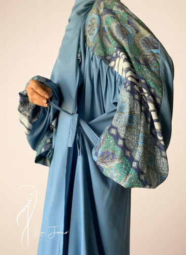 شرشف صلاة باتيك لف مفتوح ازرق منقوش