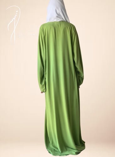 شرشف صلاة سحاب اخضر مزين بالكروشي كرز احمر يدوي .