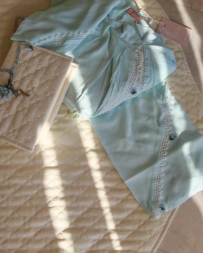 شرشف صلاة لف قطن أزرق بستال بالورد الاويا من لاجور