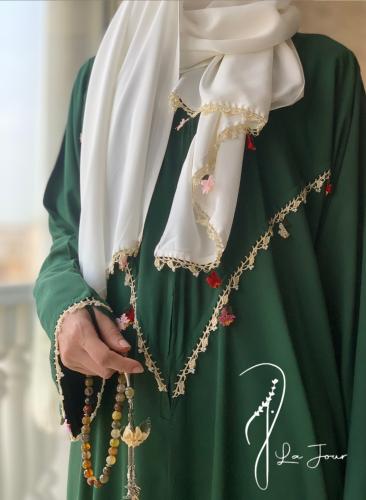 شرشف صلاة سستة أخضر مزين بالكروشيه و الورد الاويا...