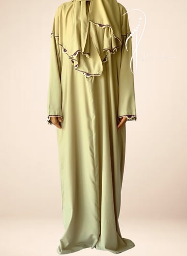 شرشف صلاة سحاب بيج مزين بالكروشي يدوي و الطرحة منف...