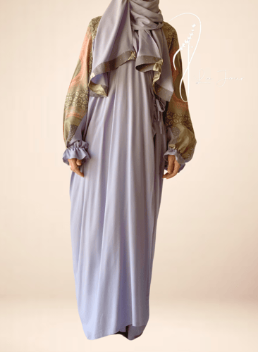 226002 شرشف صلاة رسم باتيك لف موف و الطرحة مثبتة .