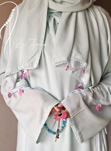 شرشف صلاة لف قطن بارد أخضر باستال مزين بكروشيه بنك...