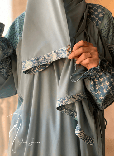 شرشف صلاة لف رسم باتيك درجات تفني و فيروزي الطرحة...