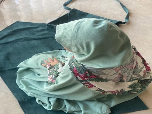 طقم شرشف صلاة أخضر وورد اطفال وسجادة وشنطة