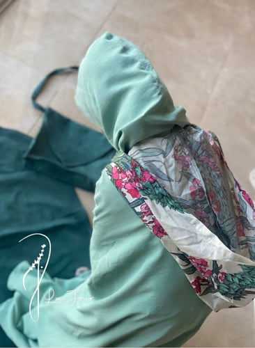 طقم شرشف صلاة أخضر وورد اطفال وسجادة وشنطة