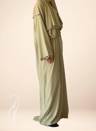 شرشف صلاة سحاب بيج مزين بالكروشي يدوي