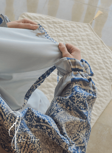 شرشف صلاة لف رسم باتيك أزرق باستيل الطرحة مثبتة