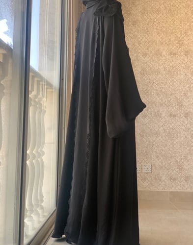 عباية كم كلوش مزين بالجبير