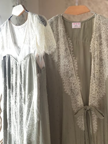 طقم قميص وروب وكوفلة عدة الوان