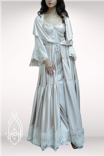 قميص نوم وروب بيج حرير و جبير فاخر بيج