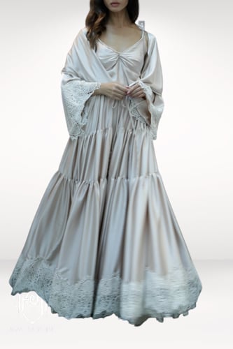 قميص نوم وروب بيج حرير و جبير فاخر بيج