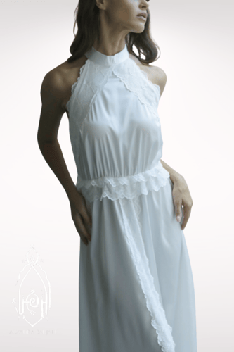 قميص نوم وروب ابيض حرير و دانتيل