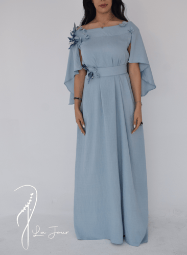 جلابية فاخرة اوف شولدر فراشات بارزة وكاب ازرق